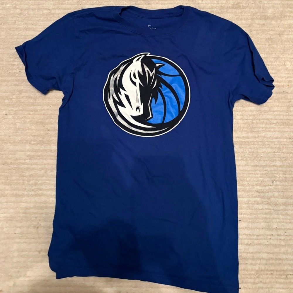 Fanatics Dallas Mavericks Luka Doncic 77 Blue Short Sleeve T-Shirt Mens Medium